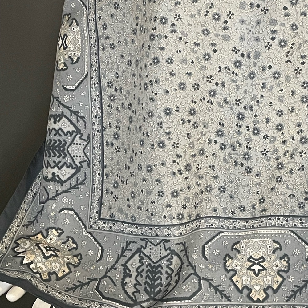 Chic Vintage 70s Scarf Gray Black 26 In Sq Excellent Mint Condition - Picture 6 of 10